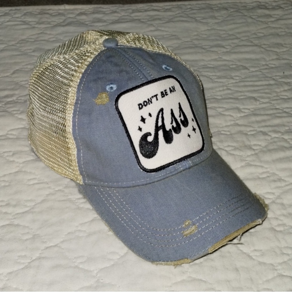 🔥NWOT distressed trucker hat 🧢